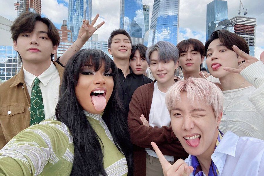 BTS batal tampil bareng Megan Thee Stallion di American Music Awards dummy