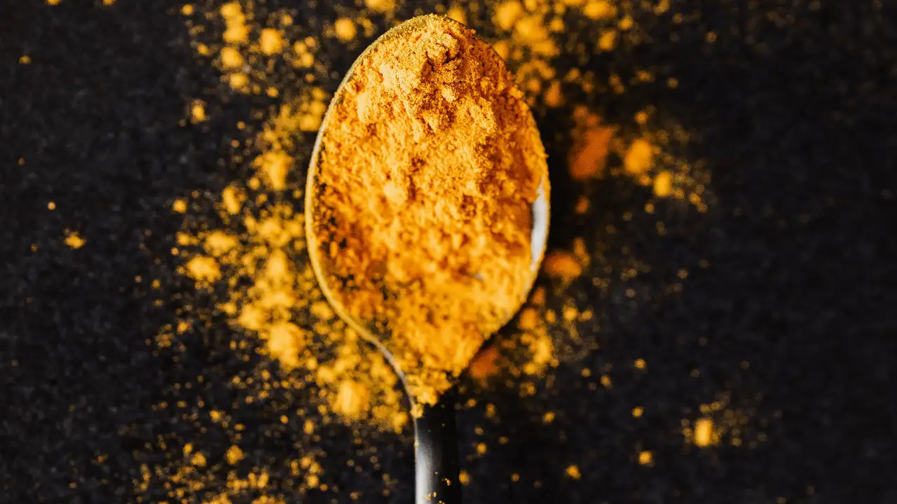 6 Manfaat Kesehatan Konsumsi Kunyit, Salah Satunya Bikin Glowing