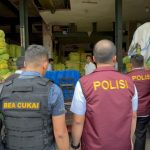 Polisi Gerebek Gudang Penyimpanan Baju Bekas Impor, Ribuan Balpres Disita dari 3 Tempat polisi