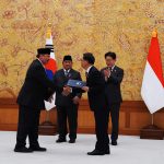 Pemerintah Indonesia dan Republik Korea memperkuat hubungan bilateral melalui penandatanganan Memorandum of Understanding (MoU) on the Cooperation in the Field of Offshore Plant Service Industry atau Memorandum Saling Pengertian (MSP) tentang Kerja Sama di Bidang Industri Jasa Instalasi di Perairan. Foto: Kemenko Perekonomian